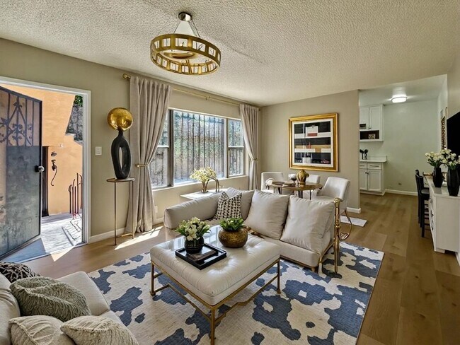 533-535 W 75th St