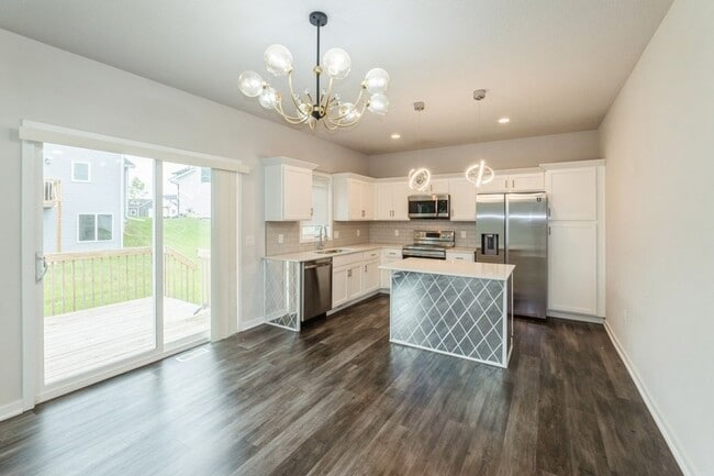 Photo - PERFECT LOCATION!! 3 Bedroom, 2.5 Bathroom Home in Urbandale!