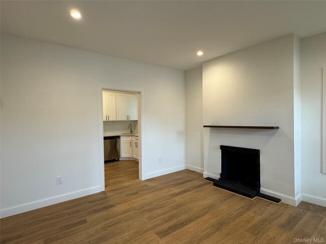 Building Photo - 3 Rams Hill Unit 1