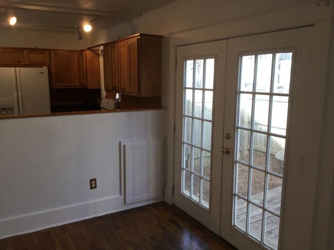 224 W Watson St