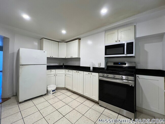 Photo - 848 Huntington Ave Unidad 2