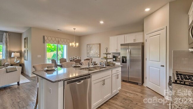 Photo - 4003 Village Blvd NW