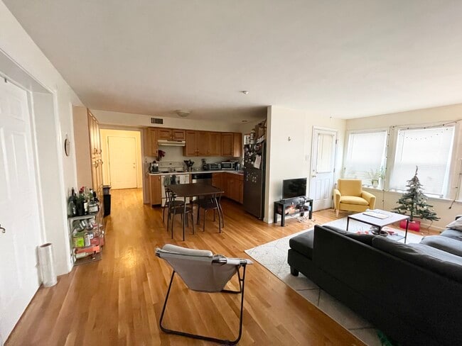 Photo - 60 Hillside St