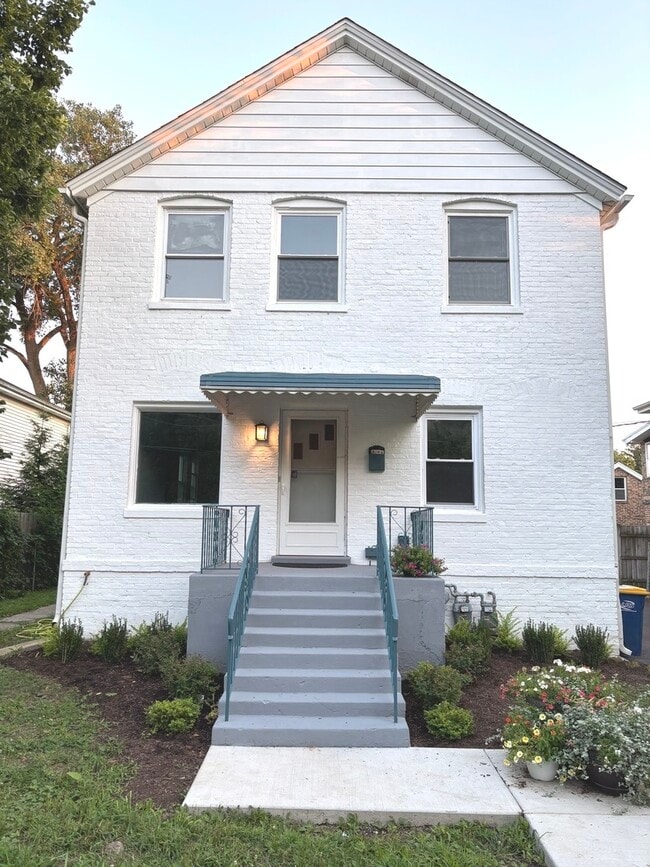Building Photo - 844 Deerfield Rd Rental