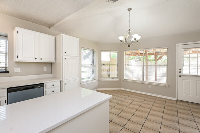Photo - 2927 Waterloo Rd