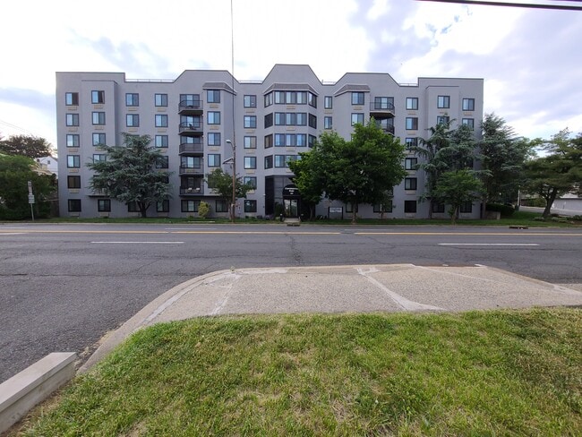 Building Photo - 115 Polifly Rd Unit 2F Rental