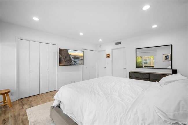 Photo - 5435 Yarmouth Ave