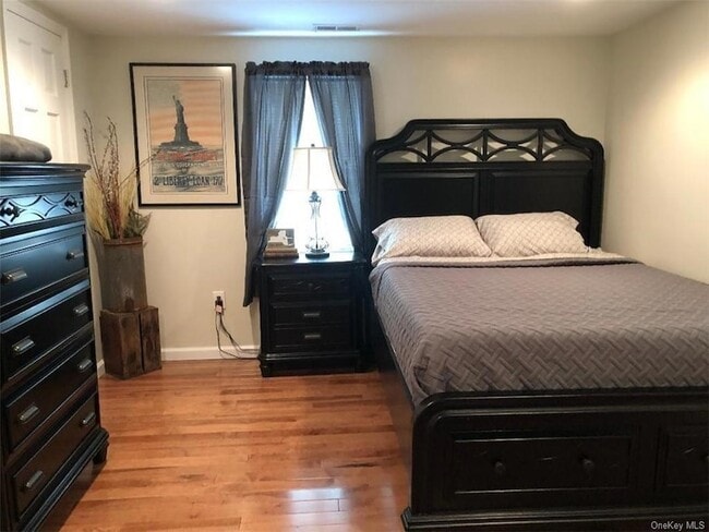 Photo - 44 Schneider Ave