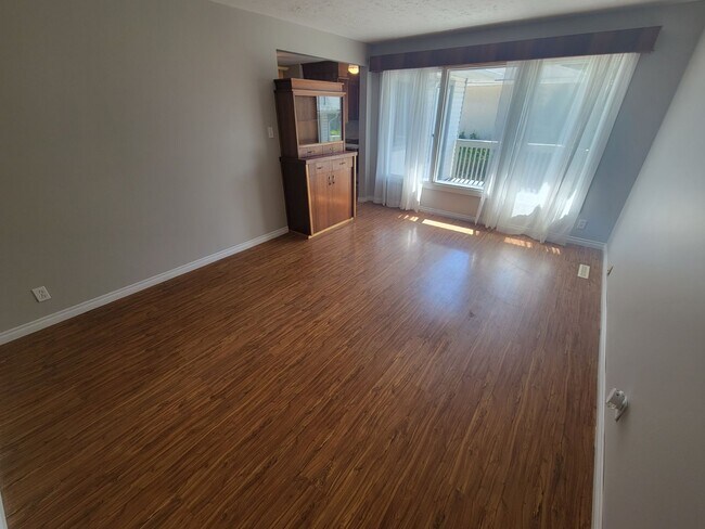 Photo - 9648-9153 153 St NW
