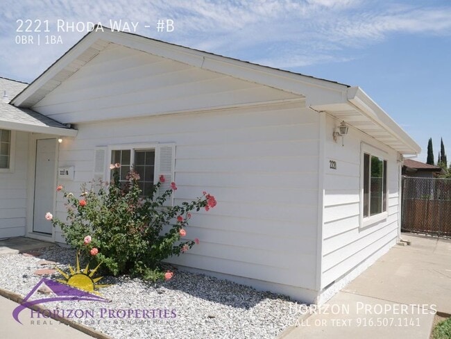 Photo - 2221 Rhoda Way Unidad #B