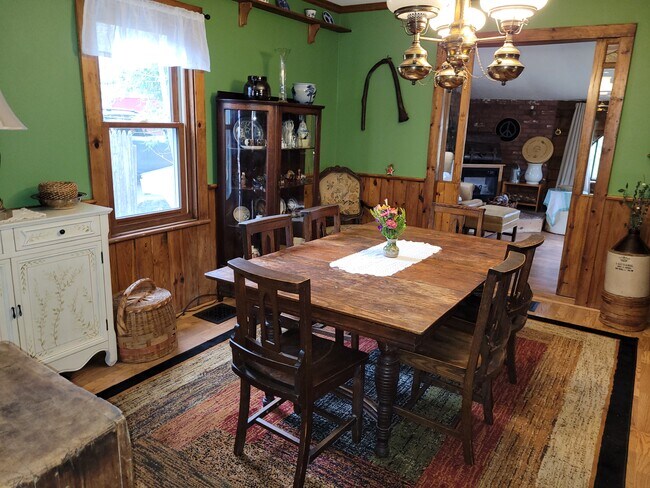 Photo - 1036 Creek Locks Rd