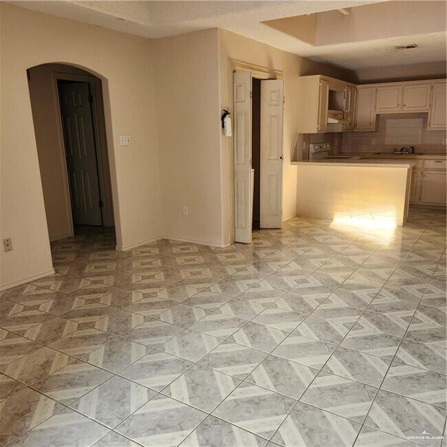 Photo - 9 Kimberly Ln