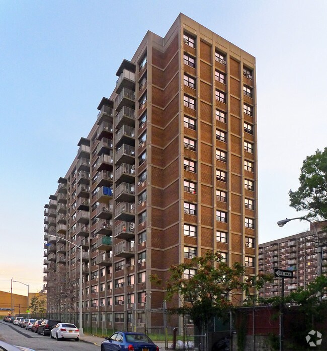 Photo - Bay Towers II