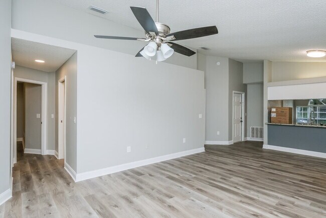 Photo - 10917 Freemont Dr