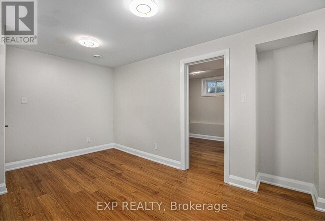 Photo - 838 St. Laurent Blvd