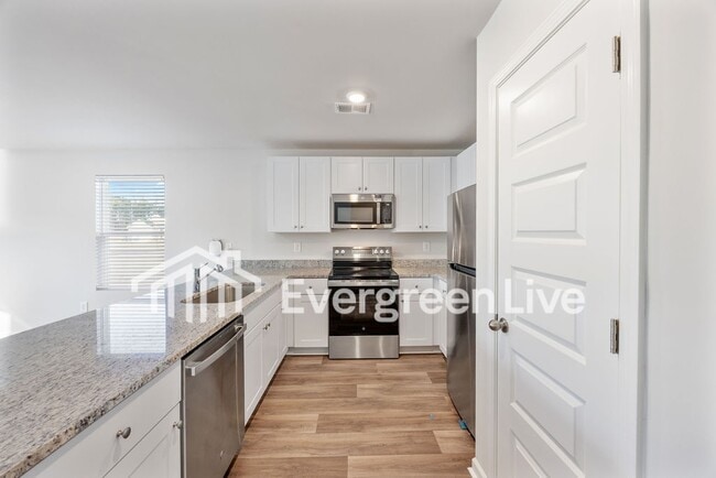 Photo - 1243 English Oaks St