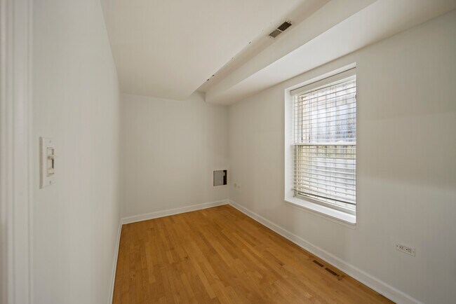 Photo - 2325 W Rice St Unit gard