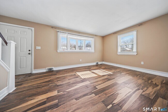 Photo - 33 Harland Ave