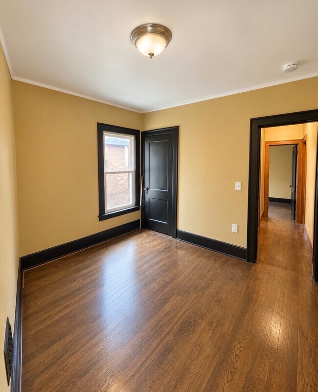2936 Montgomery Ave