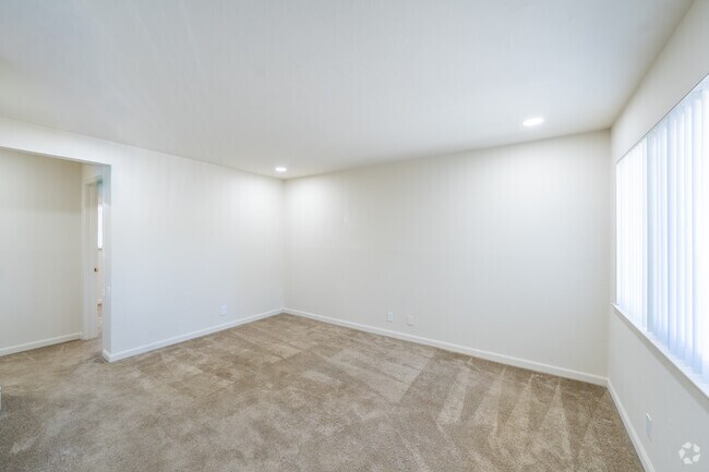 1BD, 1BA - 550SF - Family Room
