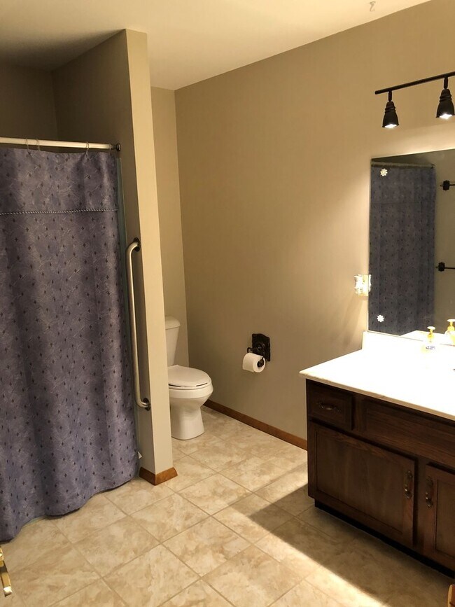 Photo - Available soon! 3 Bedroom / 2 Bathroom Hou...