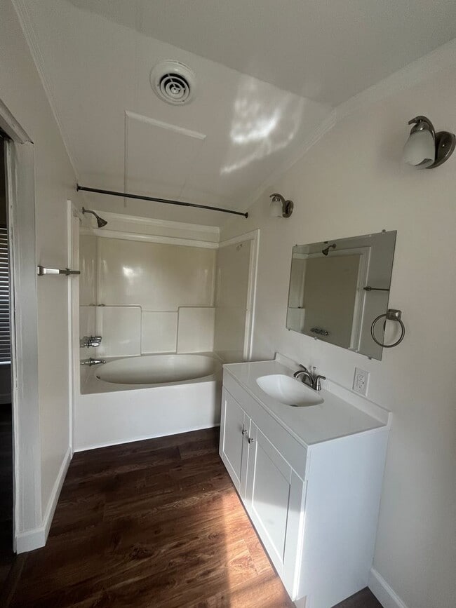 Photo - 193 Pearson St