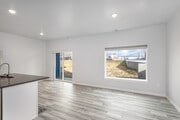 3BR, 3BA - 1,480SF