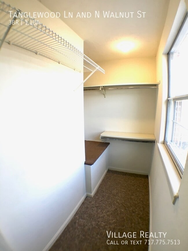 Photo - 410 Tanglewood Ln