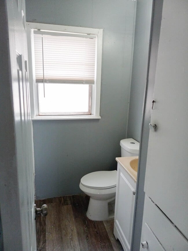 Photo - 1802 E 2nd St