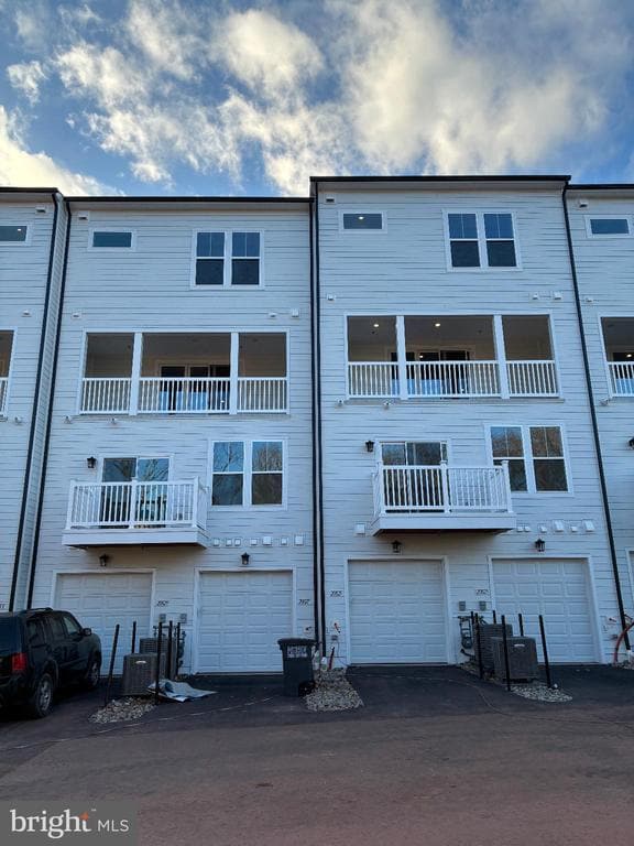 Photo - 20827 Cloongee Ter