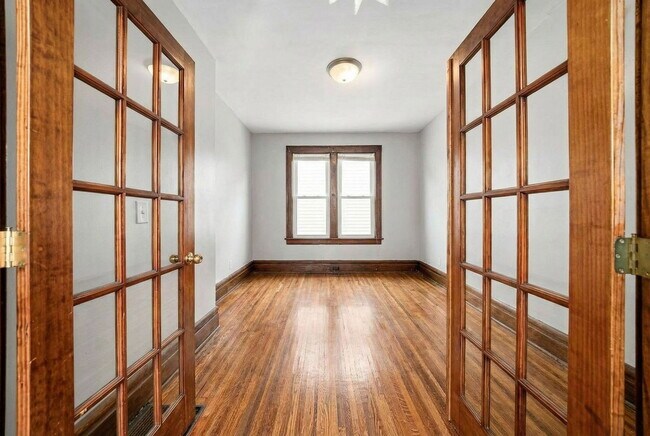 398 E Northwood Ave