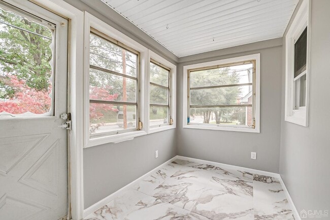 Photo - 48 Johnson Pl