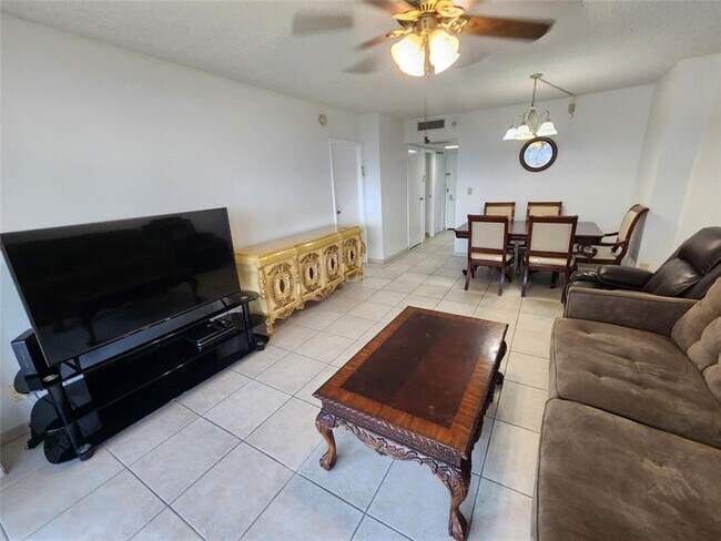 Photo - 20379 W Country Club Dr Unit 2337