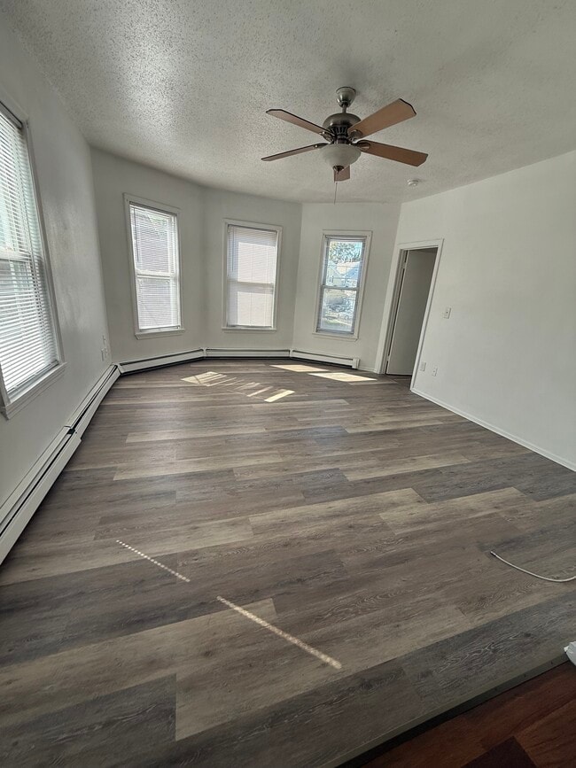 Building Photo - 149 2nd Ave Unit Second floor Rental