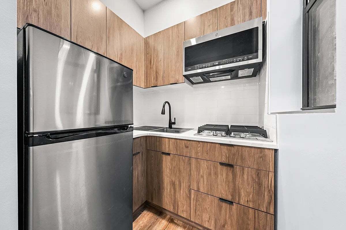 Photo - 453 W 48th St Unit 4B
