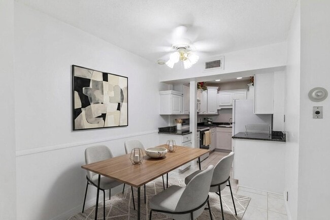 Photo - 2601 Bellefontaine Unit C104