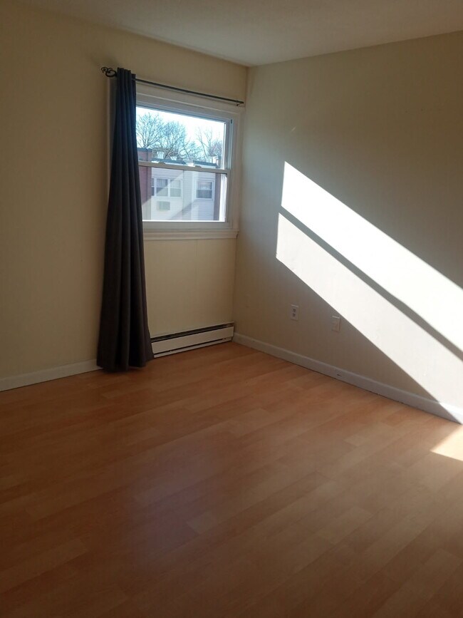 Photo - 28 Thompson Rd Unit # 6 E