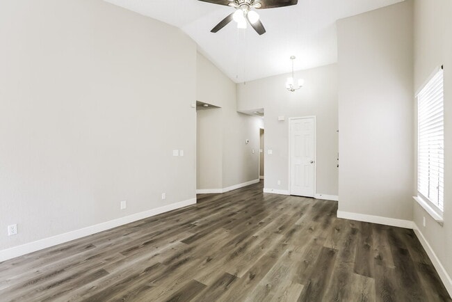 Photo - 4361 Faberge Ave