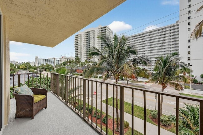 Building Photo - 1009 N Ocean Blvd Unit 312