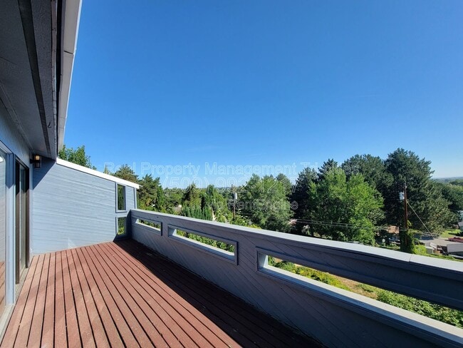 Photo - 600 W 26th Pl