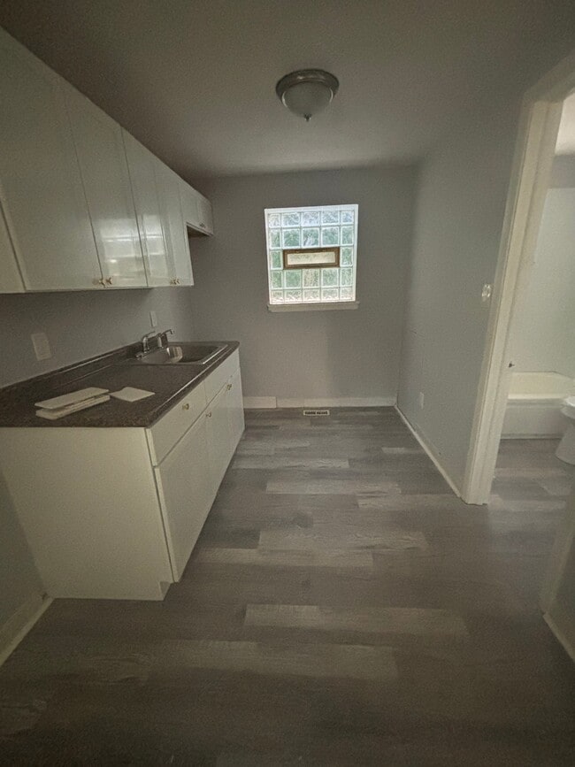 Photo - 14513 Milverton Rd