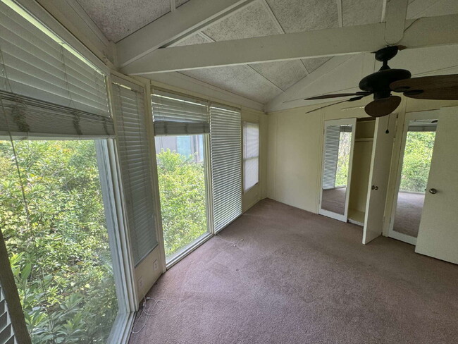 Photo - 2932 Marion Way