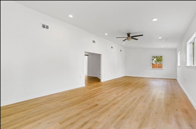 Photo - 3429 Turnabout Loop