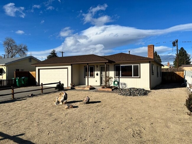 Building Photo - <b>Refreshed Reno Three Bedroom<br><br>