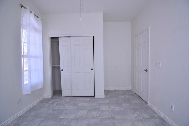 Photo - 21017 W Glen St