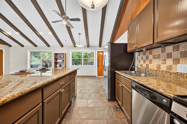 Building Photo - 4628 Roseneath Dr Rental