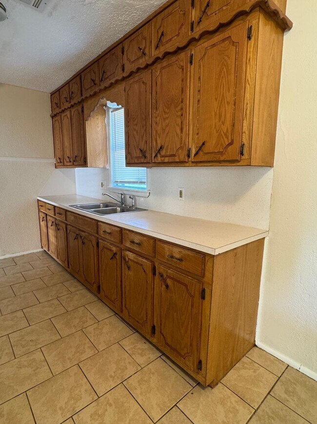 Photo - 1605 NW Williams Ave