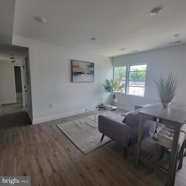 Photo - 324 61st St NE Unit 3