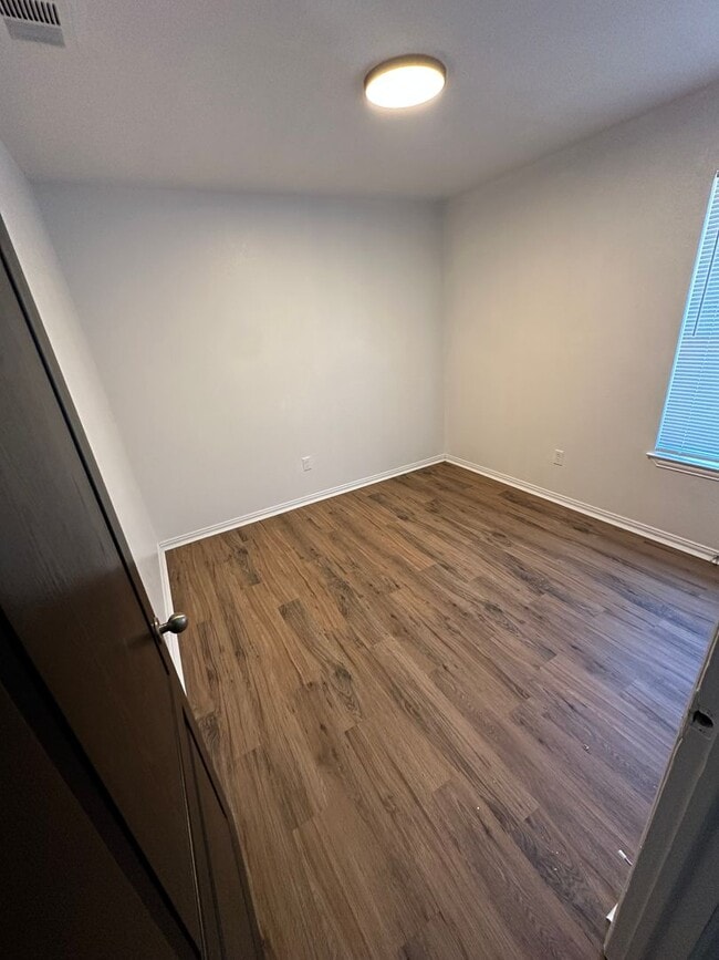 Photo - AVERET05-07 Unit 11907