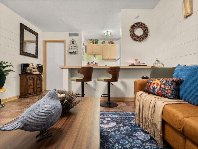 710 Iris St Unit 306